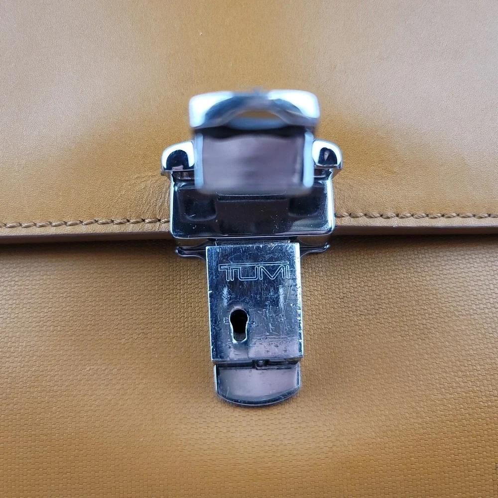 Tumi 2950 Formula T Coupe Slim Brief Case Top-loading Leather